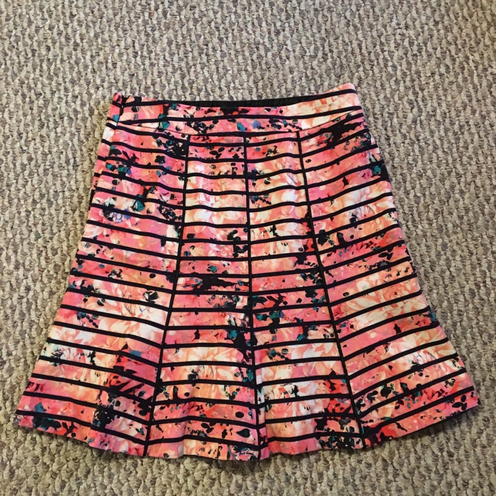 Banana Republic stretchy print skirt